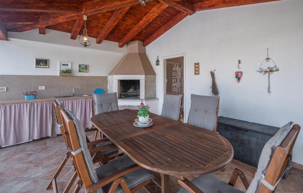 Villa Viktoria Poll&Garden View Kaštelir Kültér fotó